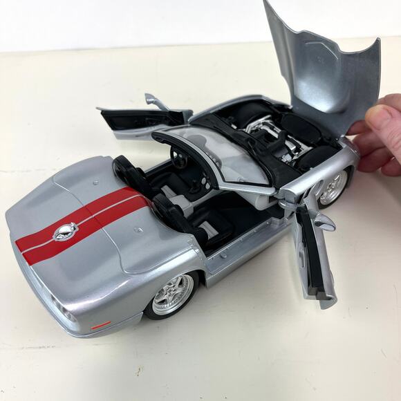 Burago 1999 Shelby Series 1 Convertible 1:18 Scale Model Car - Picture 6 of 7